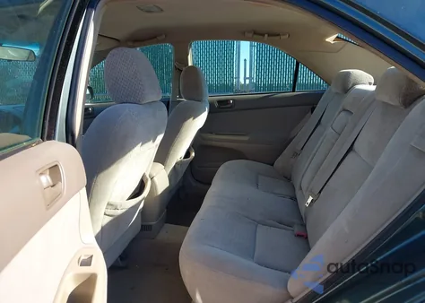 2004 Toyota Camry Le z USA, uszkodzony, nr VIN 4T1BE32K04U332508